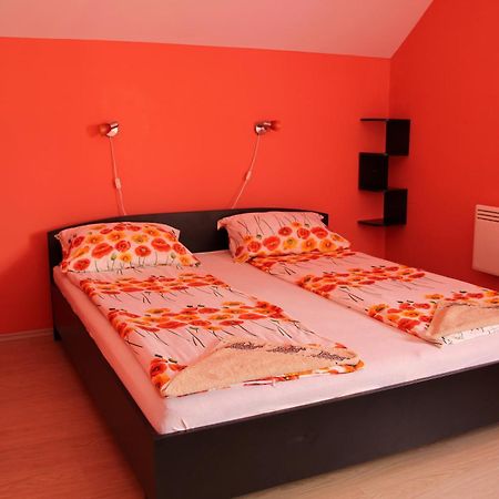 Bed and Breakfast Szasz&Szasz Panzio Ґеорґень Екстер'єр фото