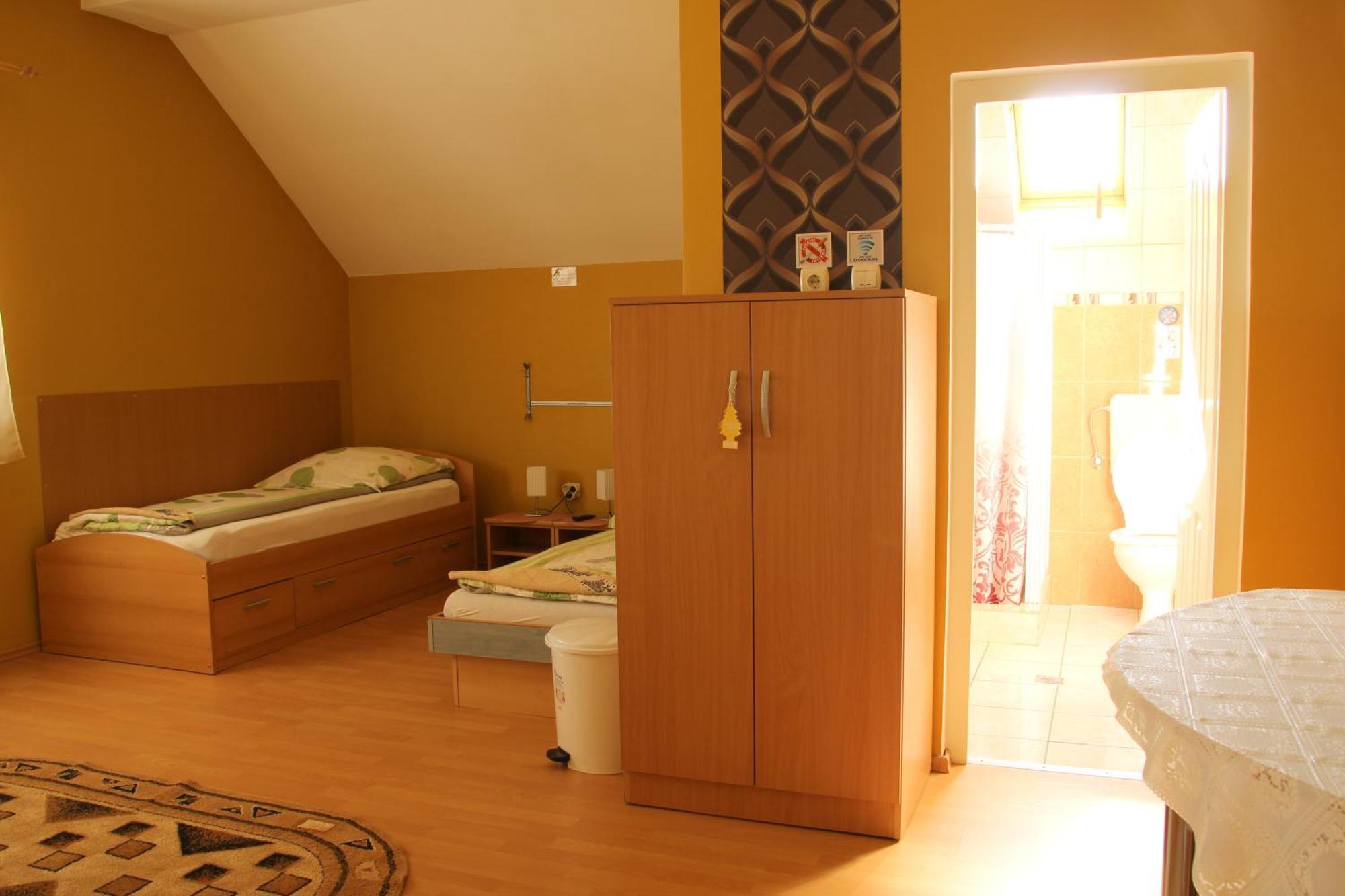 Bed and Breakfast Szasz&Szasz Panzio Ґеорґень Екстер'єр фото